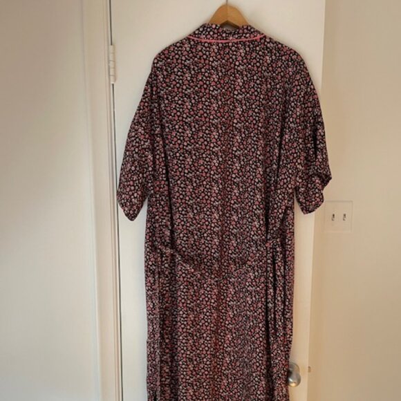 Pink flowers flowy robe - Picture 3 of 4